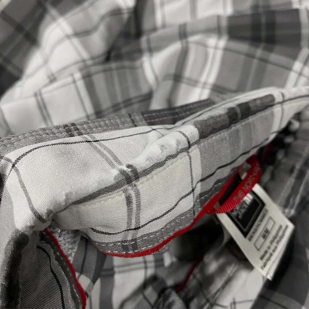 The North Face Plaid Short Sleeve Button Up Shirt Mens‎ M/M Gray White Outdoors